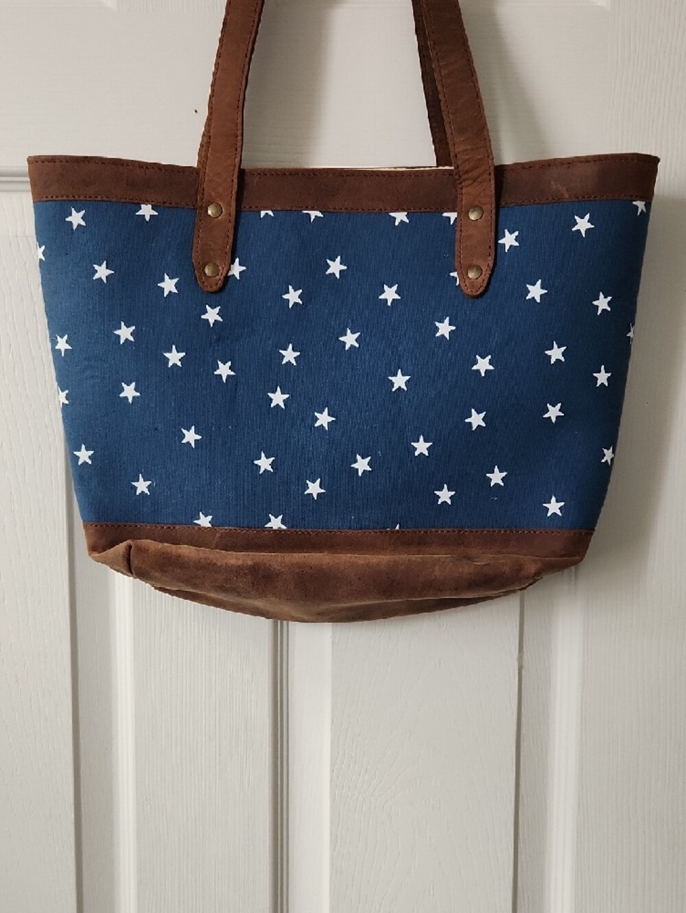 Womens Carry Tote Navy Blue White Star Brown Suede Leather Accents NWOT - Picture 3 of 12